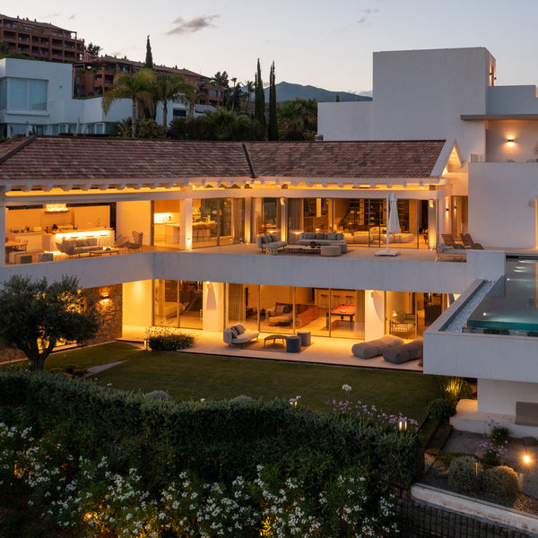 Exclusive, modern villa in Spain